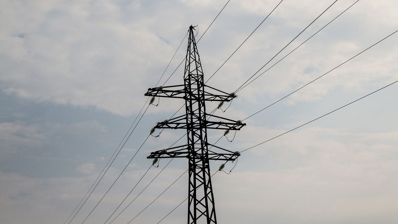 Avarii în rețeaua electrică după ploile puternice din această seară: Liniile Vulcănești – Isaccea și Vulcănești – MGRES, afectate