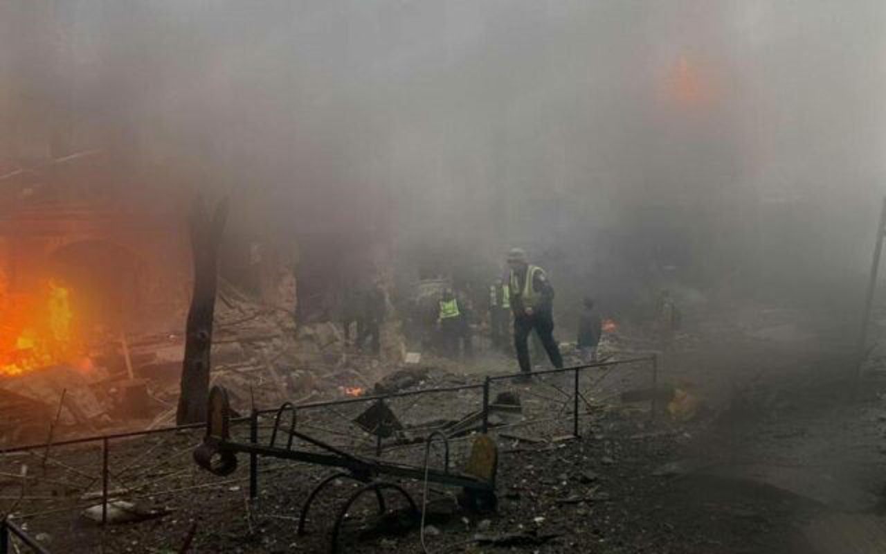 Război în Ucraina: Noi atacuri rusești asupra Hersonului. În urma bombardamentelor au fost răniți șapte oameni