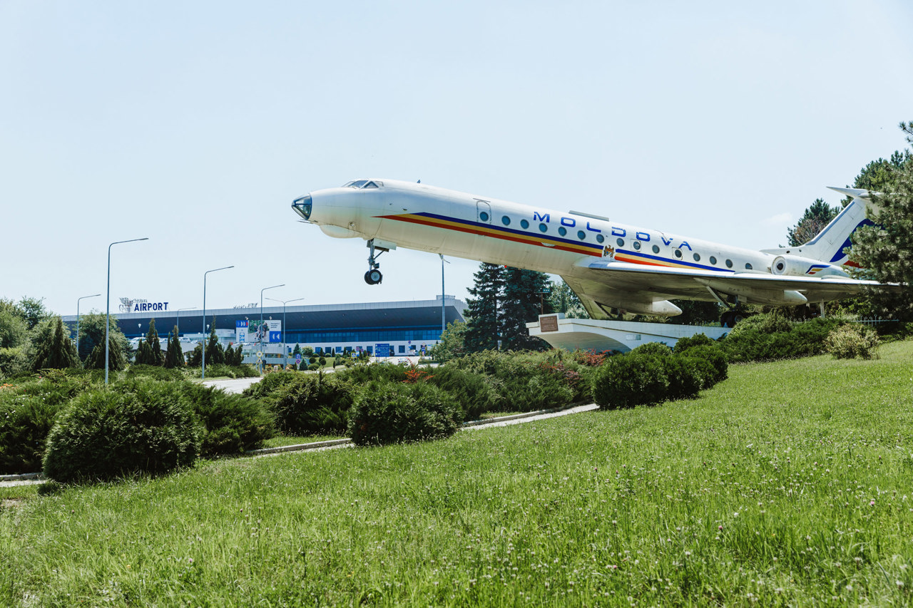 Licitația de la Aeroport – anulată. O singură companie a pretins la spațiile comerciale