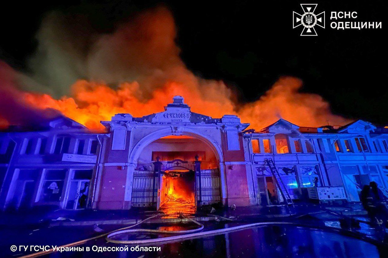 Atacuri aeriene în Ucraina și Rusia după noi negocieri de pace: orașele Odesa și Soci, afectate de drone