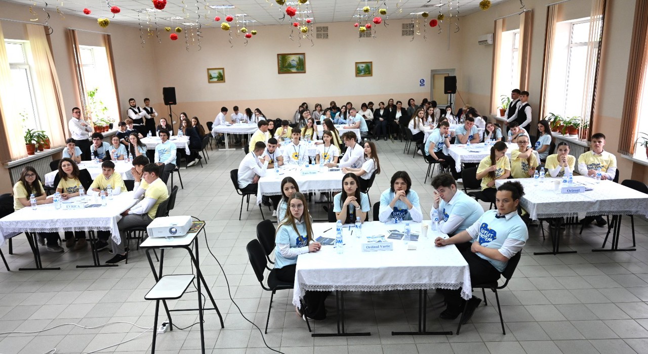 Hundreds of students showcased EU knowledge at EuroQuiz Moldova; 41 teams reach the final