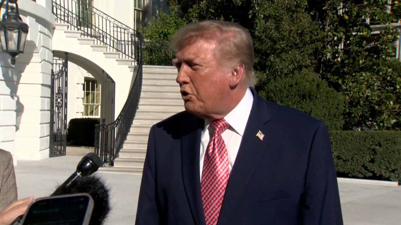 Trump îl critică din nou pe Zelenski: „Ar fi trebuit să pună capăt acestui război cu mult timp în urmă”