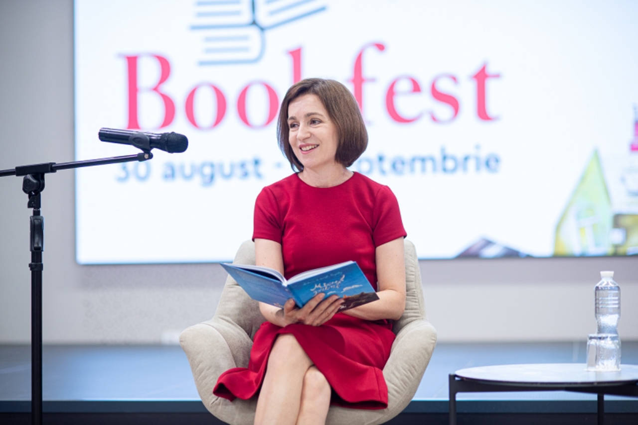 Maia Sandu a vizitat Salonul Internațional de Carte Bookfest și a citit copiilor un fragment din „Micul Prinț”