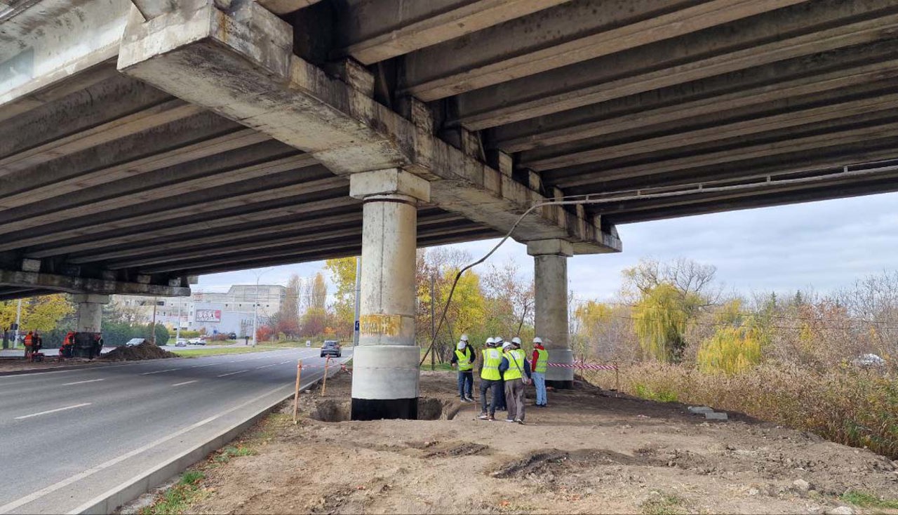 Atenție, șoferi: cum se va circula pe podul din strada Mihai Viteazul 