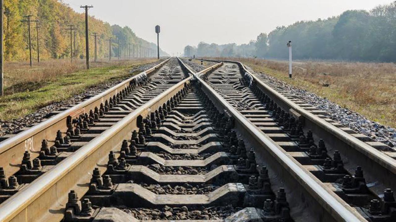 Romania is modernizing a railway segment that will connect with the Republic of Moldova