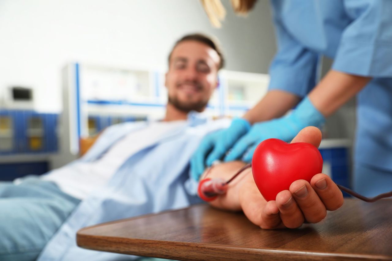 Over a hundred medical workers from the Institute of Mother and Child donated blood