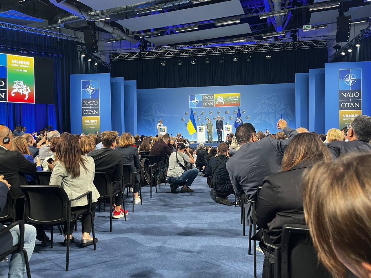 FOTO // VIDEO // Corespondență de la Vilnius: Activitatea jurnaliștilor în timpul Summitului NATO 