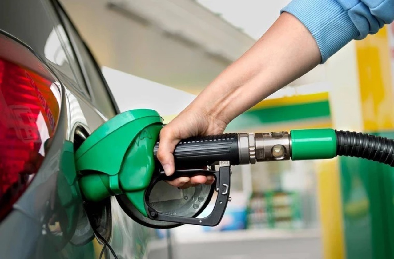 Prețurile la carburanți continuă să crească 