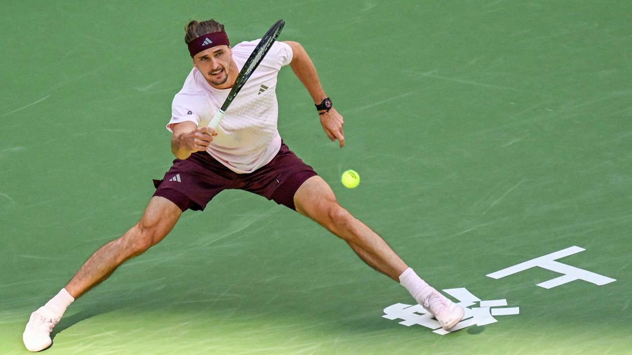 Turneul de tenis de la Shanghai: Alexander Zverev s-a calificat în Turul 3 iar Novak Djokovic a fost eliminat 