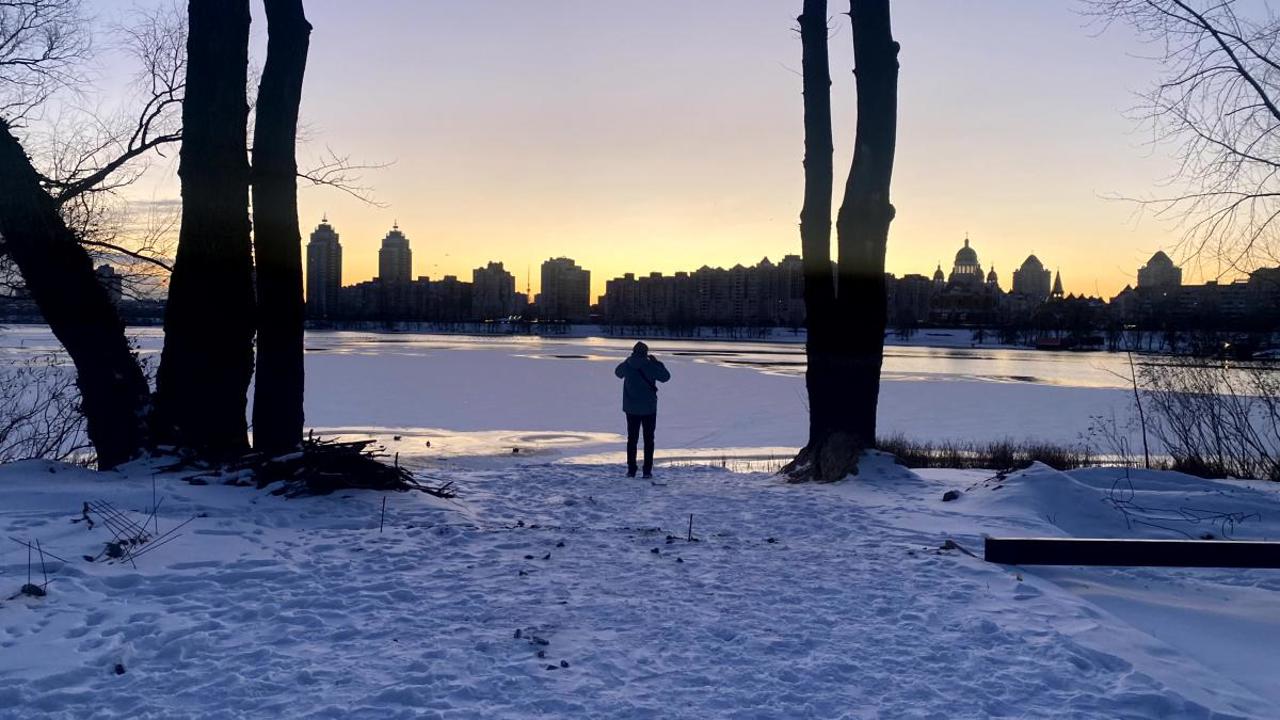 Atacurile ruse asupra sistemului energetic lasă Kievul în întuneric și frig: încălzirea, restabilită doar parțial