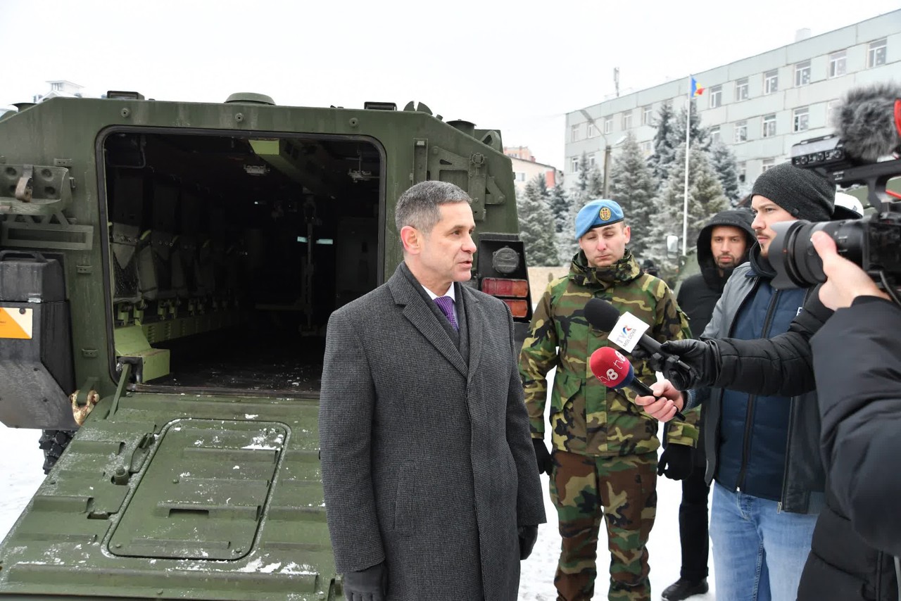 Министр обороны Анатолий Носатый в Бухаресте: «Республика Молдова подвержена военным рискам»