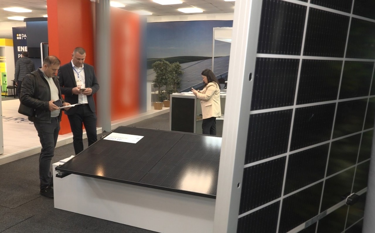 Panouri solare de mici dimensiuni, soluțiile care ne pot ușura facturile la electricitate, prezentate la „Moldexpo”