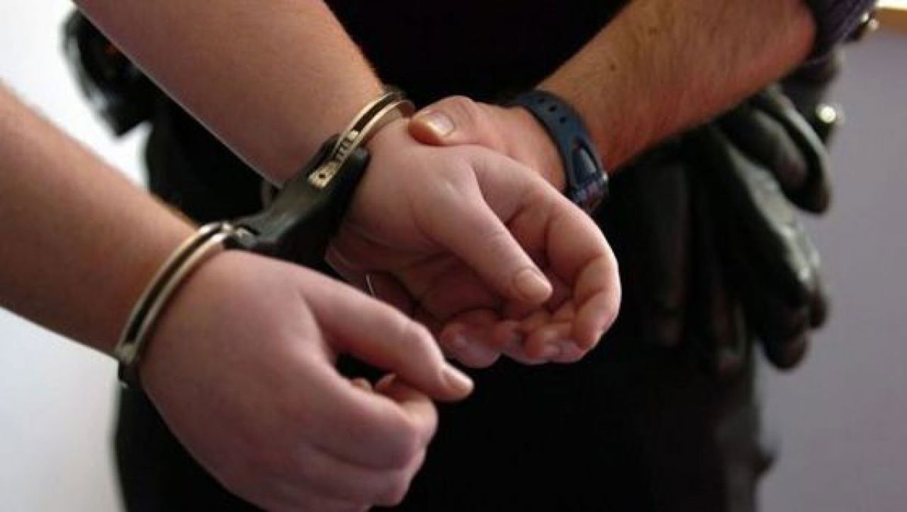Doi frați din Hâncești, reținuți în Grecia. Ar fi exploatat sexual șapte tinere din R. Moldova 