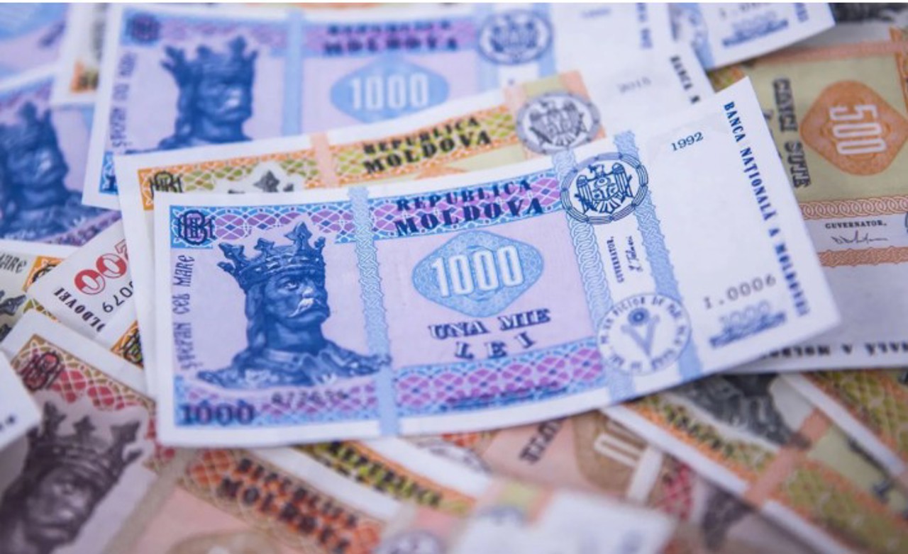 Impactul politicii fiscale asupra băncilor: Impozitul de 18% ar putea reduce creditarea cu 2.5 miliarde de lei