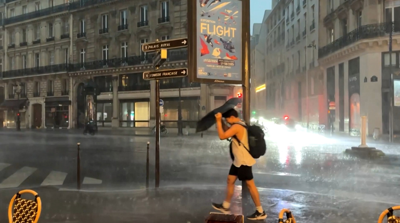 Furia naturii în Franța: morți, răniți și haos după vijelii extreme