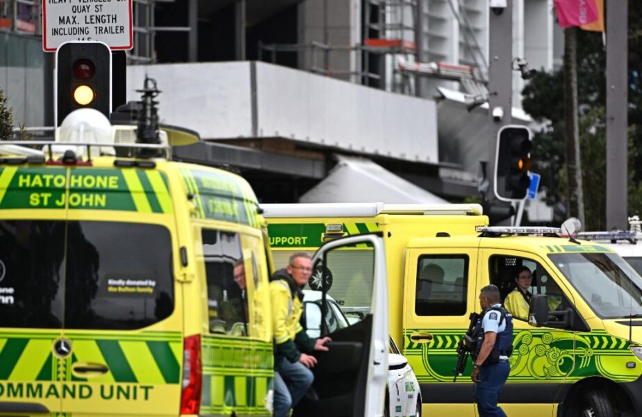 Gun attack in Auckland: Two people were killed and six injured. The attacker is also dead