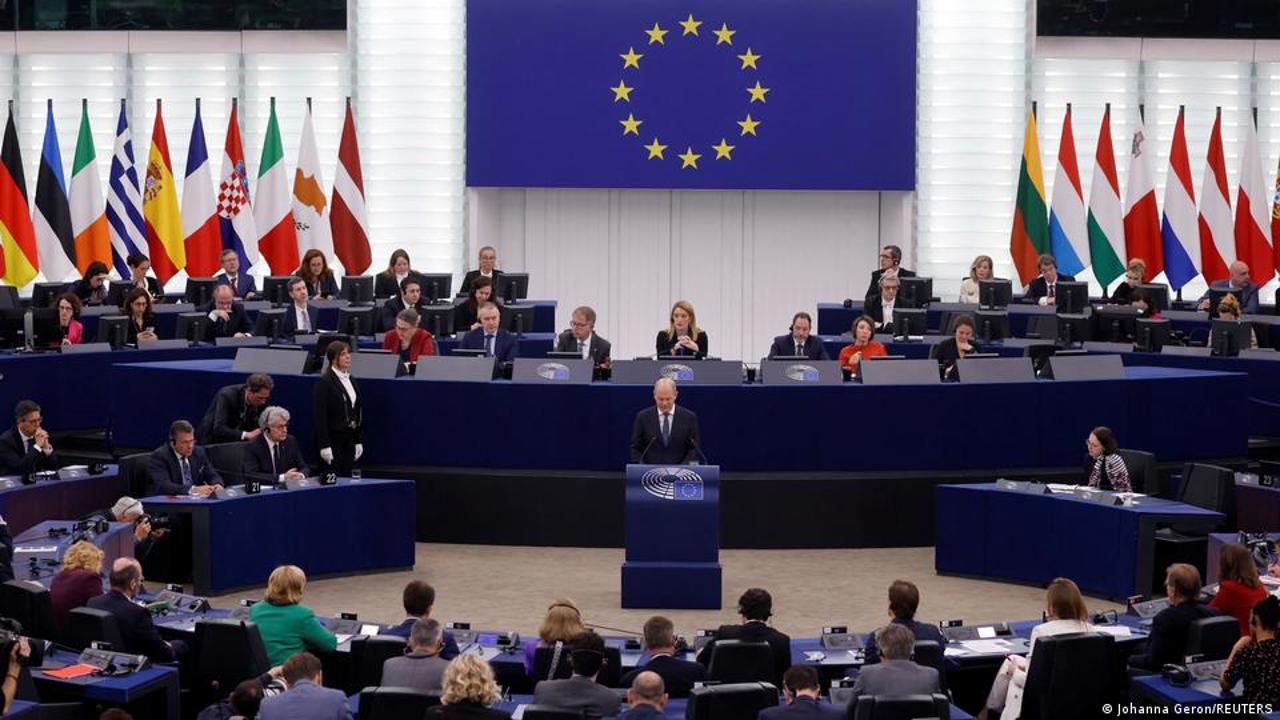 German Chancellor Scholz urges Europe not to be intimidated by Putin