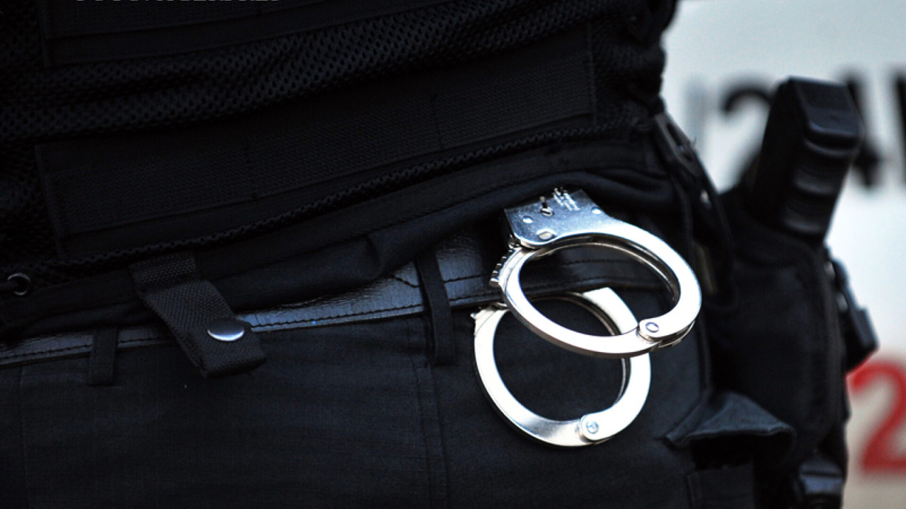 Florești residents detained for blackmail, demanded 100,000 lei from victim