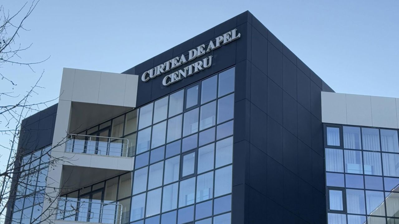 O magistrată de la Curtea de Apel Centru riscă până la șapte ani de închisoare pentru trafic de influență