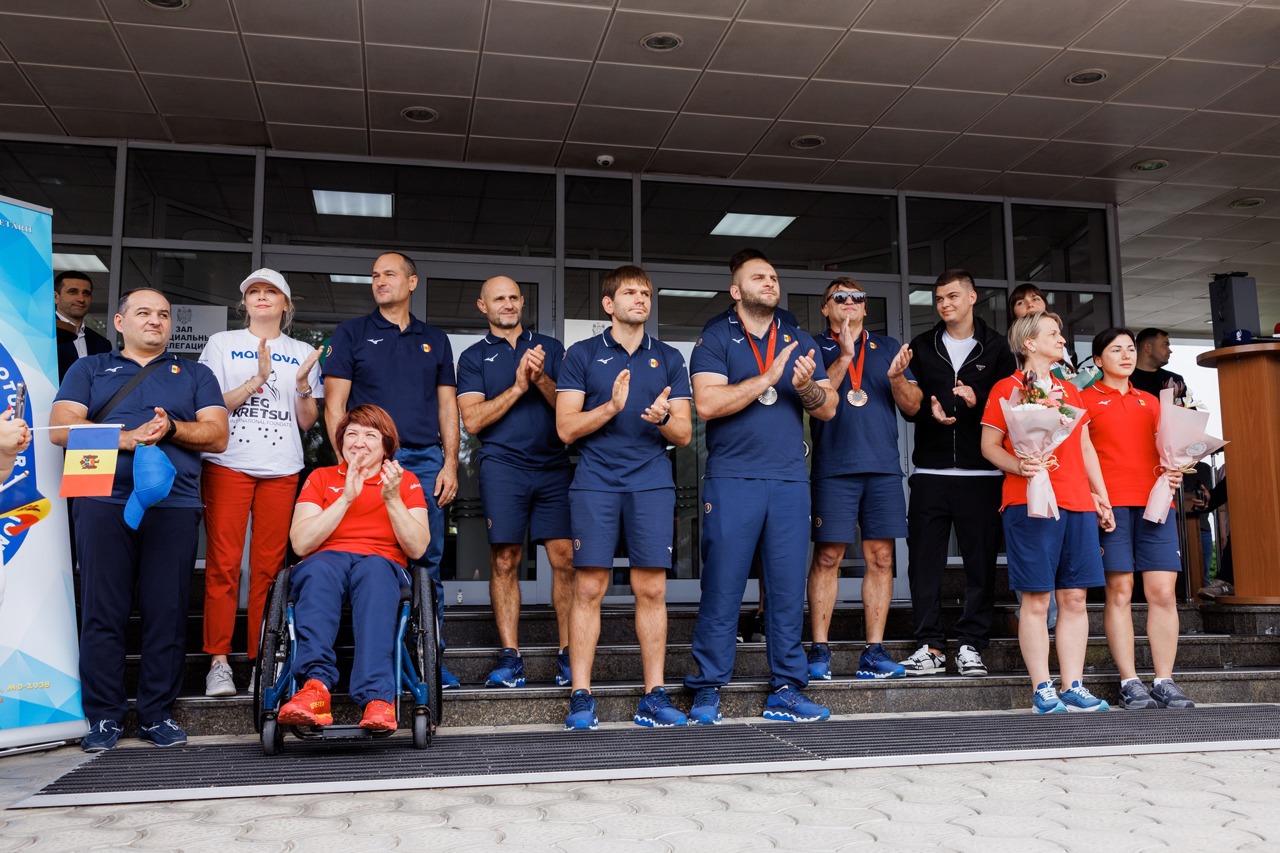 Medals reach the Republic of Moldova! The Paralympians were welcomed with great pomp at the Chisinau International Airport