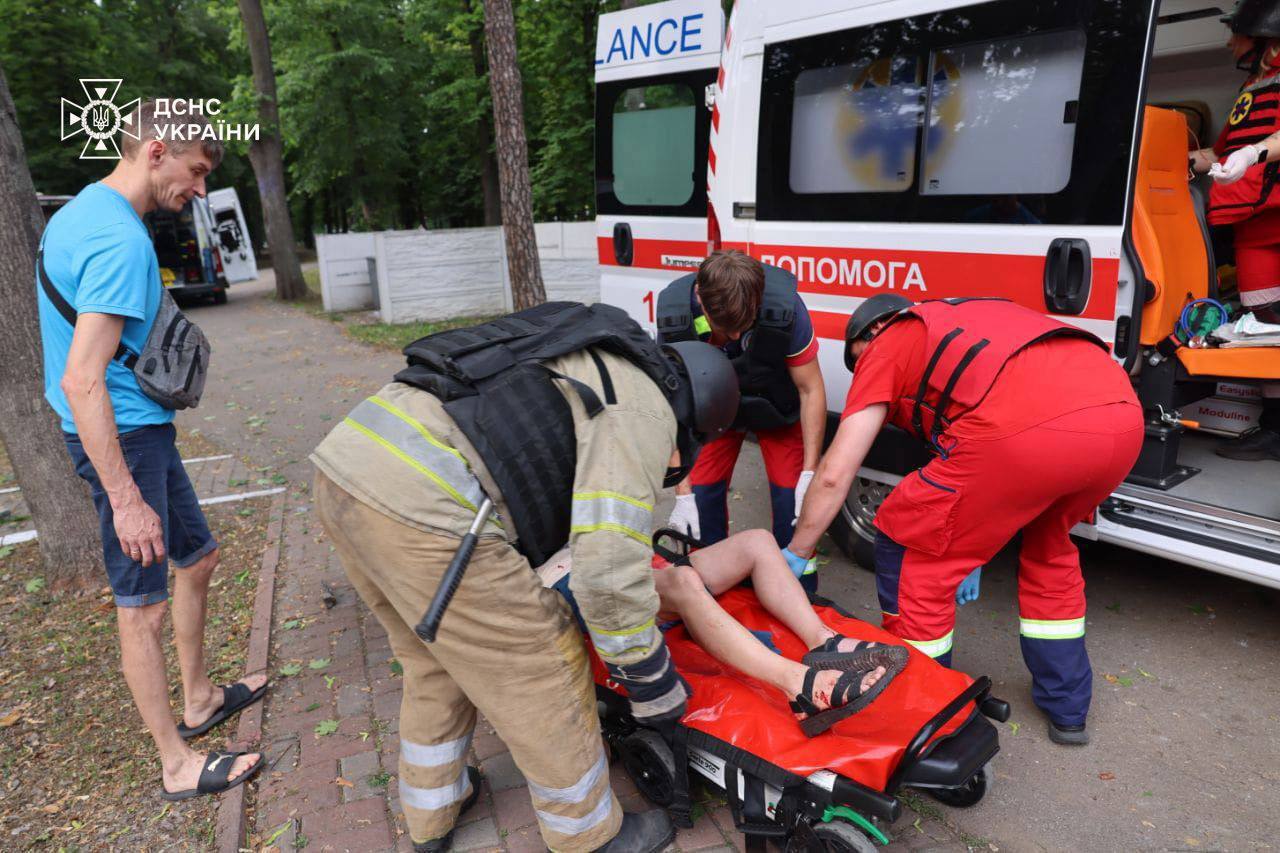 Un nou atac rusesc asupra Harkovului, soldat cu morți și răniți. Zelenski: „Acestea nu sunt lovituri de represalii, ci distructive”