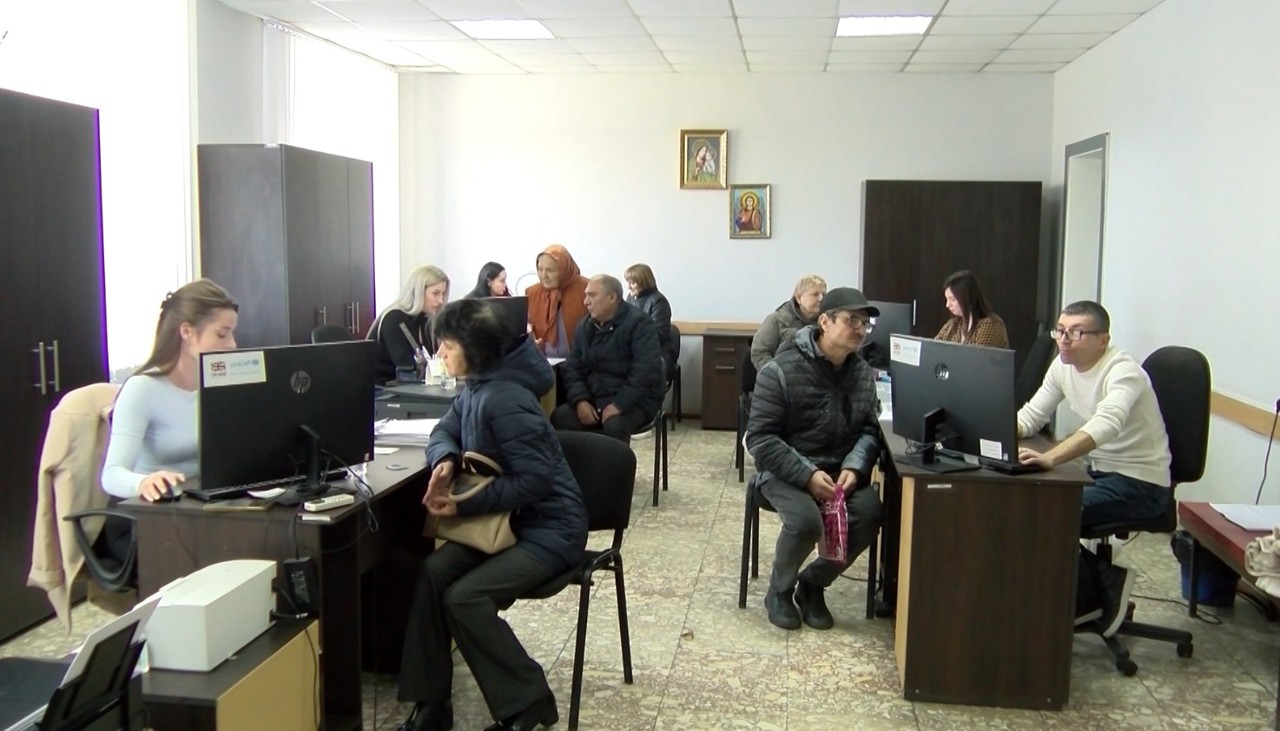 Locuitorii din Soroca au format cozi să se înscrie pentru compensațiile la încălzire