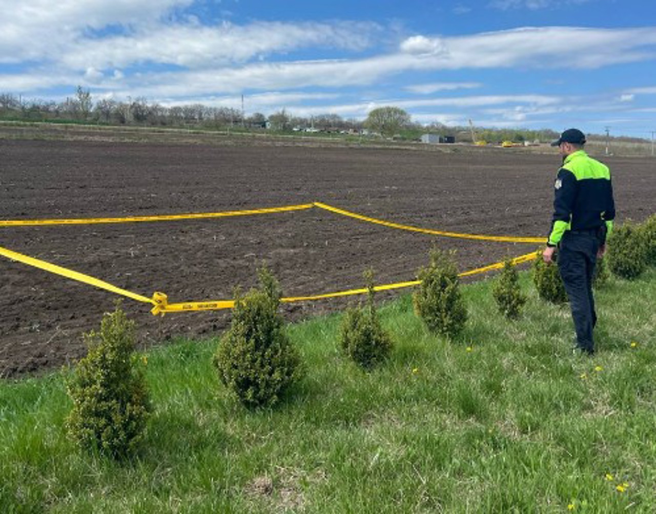 Peste 90 de obuze, găsite de un locuitor din Dănceni în timp ce efectua lucrări agricole