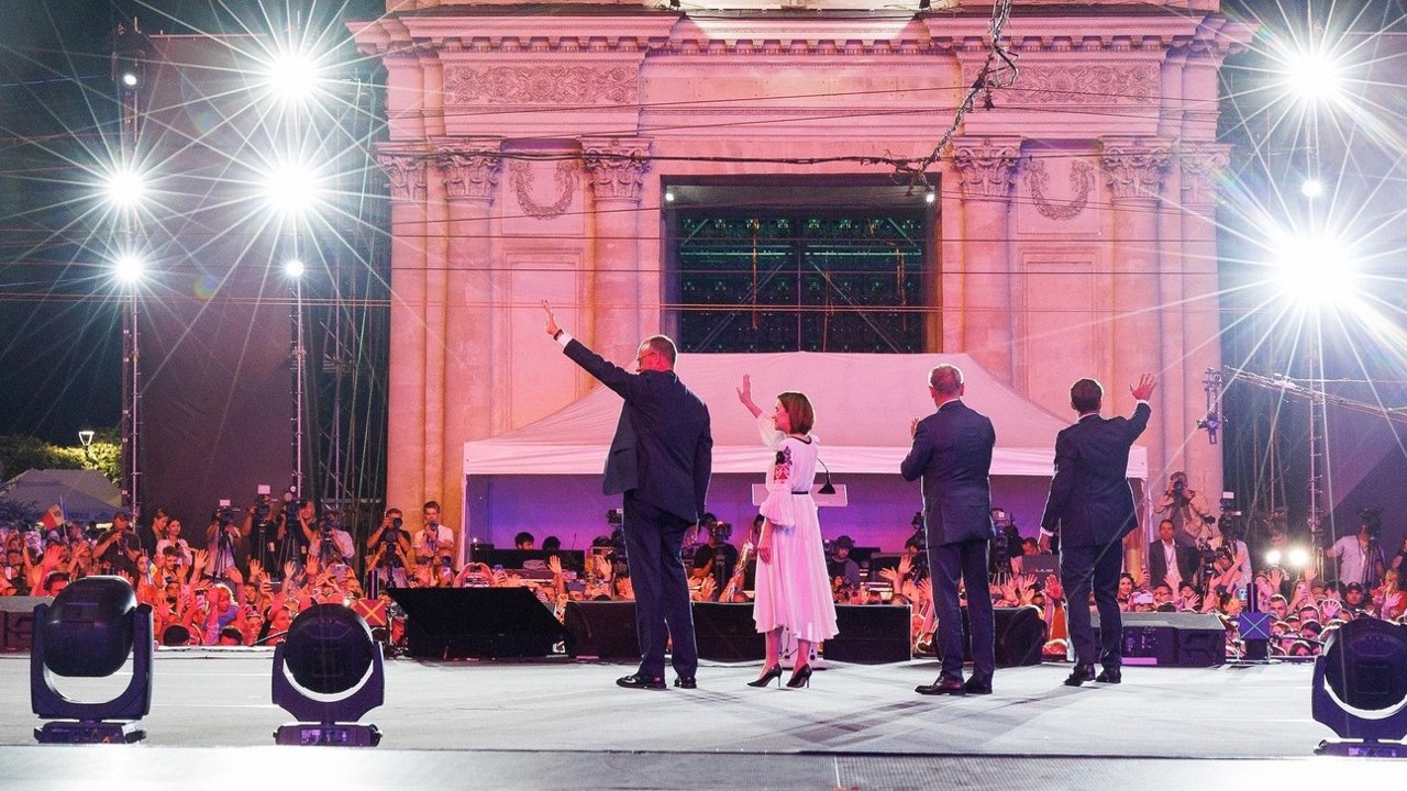RETROSPECTIVA // R. Moldova a celebrat Independența și Limba Română, cu Macron și Tusk vorbind în română