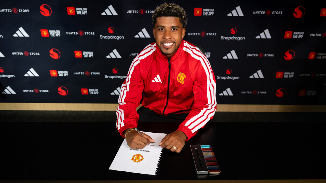 Manchester United l-a transferat pe brazilianul Andrey Santos 