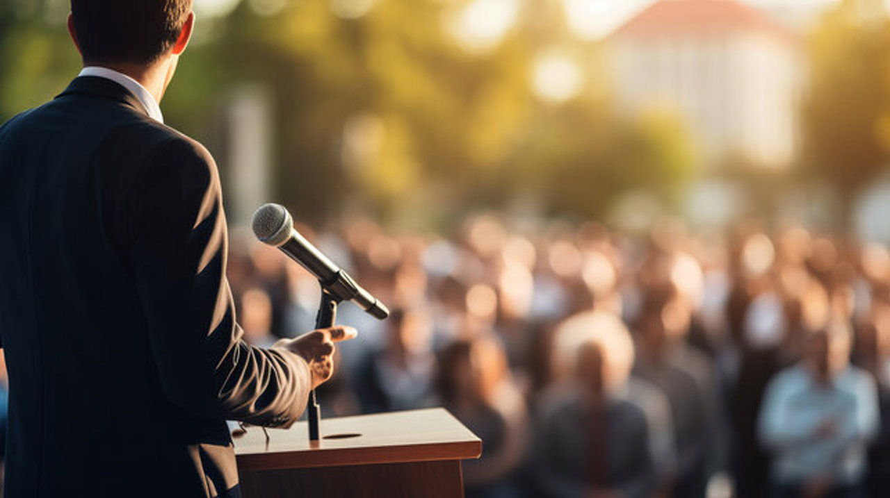 AI is influencing politicians' speeches, with AI-generated sentences appearing alongside Maia Sandu's good speeches