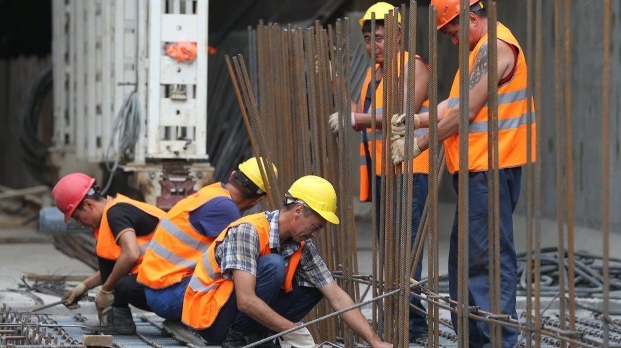 Anunț pentru muncitorii din Israel: permisele de muncă ar putea fi extinse automat 