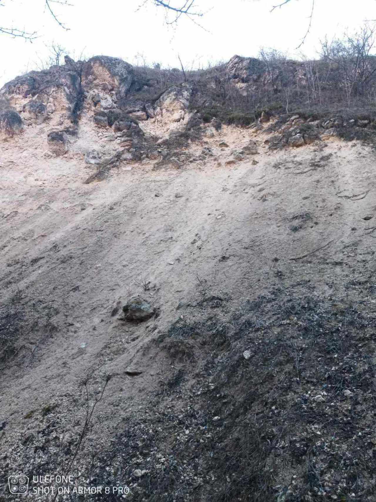 Rezina: Un bărbat de 77 de ani a fost salvat după ce a căzut într-o prăpastie