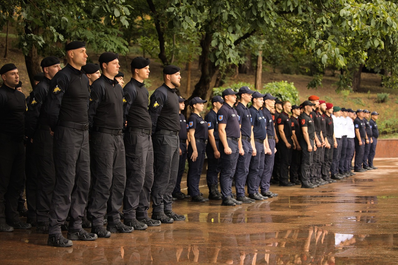 Ștafeta curajului și memoriei: angajații MAI și-au comemorat colegii căzuți la datorie