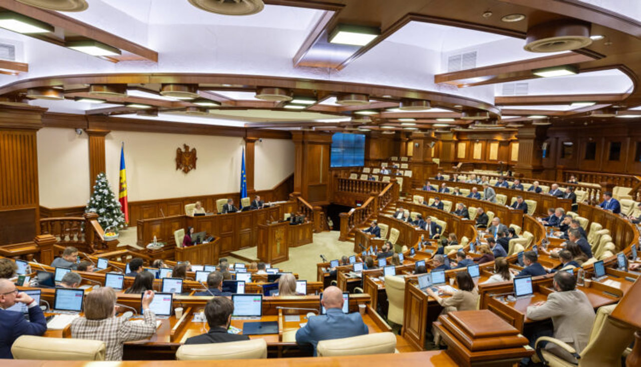 Parlamentul a votat bugetele pentru 2026 în lectura a doua. Zeci de amendamente ale opoziției, respinse