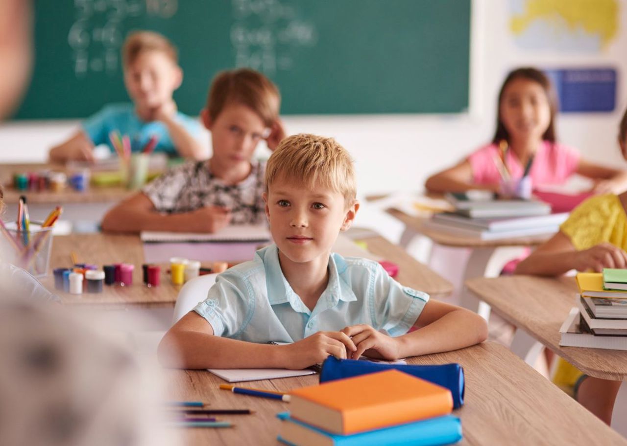 Ministerul Educației a publicat proiectul de lege privind reorganizarea rețelei școlare pentru consultări publice 