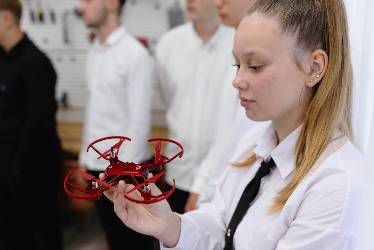 FabLab la Lăpușna: Elevii construiesc roboți, creează obiecte 3D și își transformă ideile în realitate