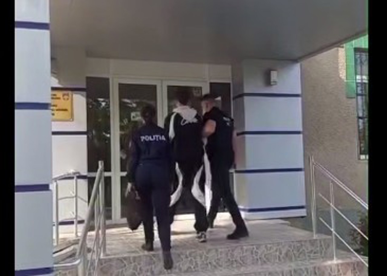 На юге страны задержан 18-летний мошенник, выманивший у пенсионеров более 22 тысяч леев