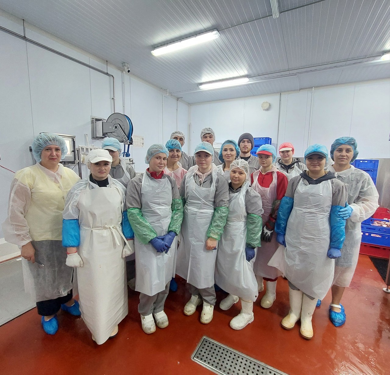 Tot mai mulți tineri de la noi studiază în învățământul dual, iar 85% dintre aceștia muncesc în companiile unde au învățat meseria