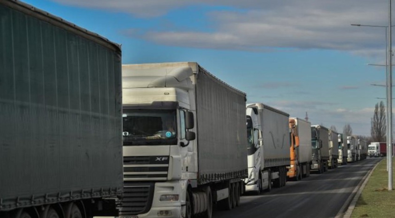 Restricții de circulație pentru autovehiculele cu greutatea de peste 7.5 tone  