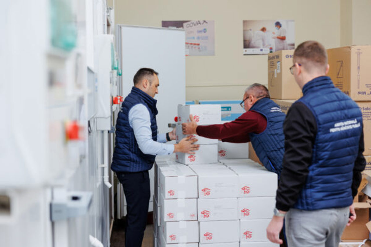 Молдова получила 240 тысяч доз вакцины против гриппа