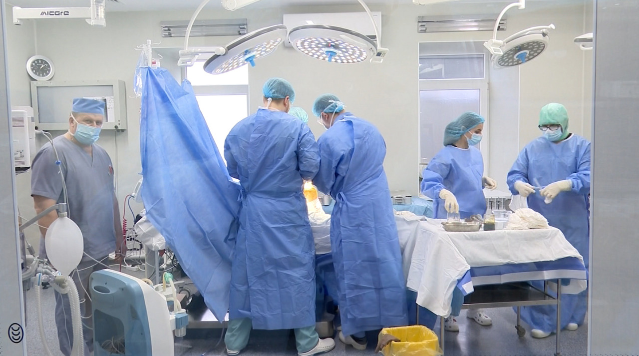 Până la un milion: Cât costă cele mai complexe operații de transplant acoperite de polița de asigurare medicală