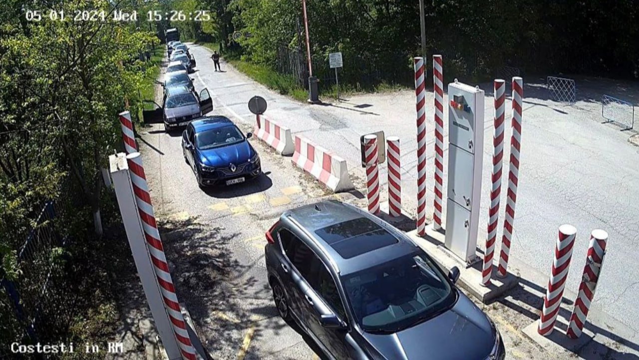 Border Police:  Costesti border crossing is operating normally