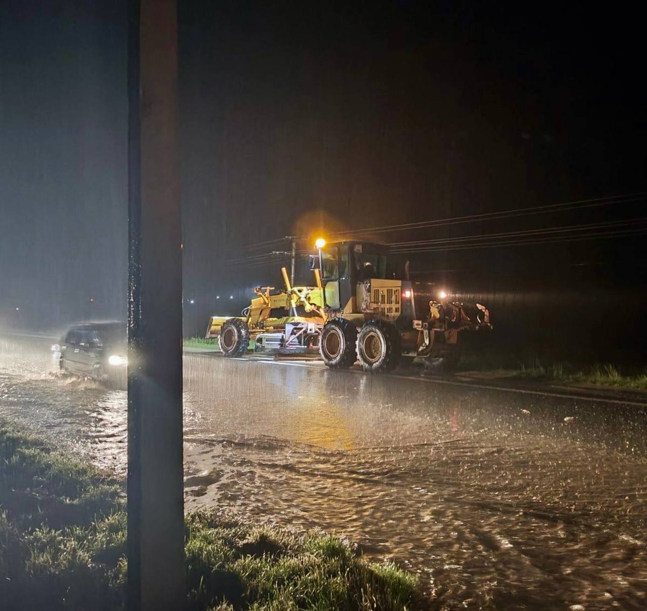  Circulație îngreunată pe drumurile naționale din cauza ploilor: Șoferii, îndemnați să conducă prudent