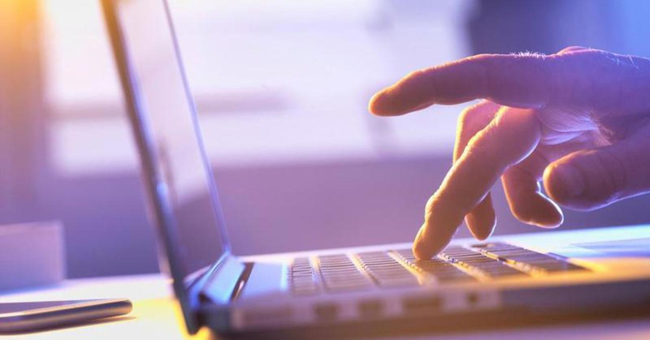 Министерство образования отвергает информацию о продаже экзаменационных тестов и требует полицию вмешаться