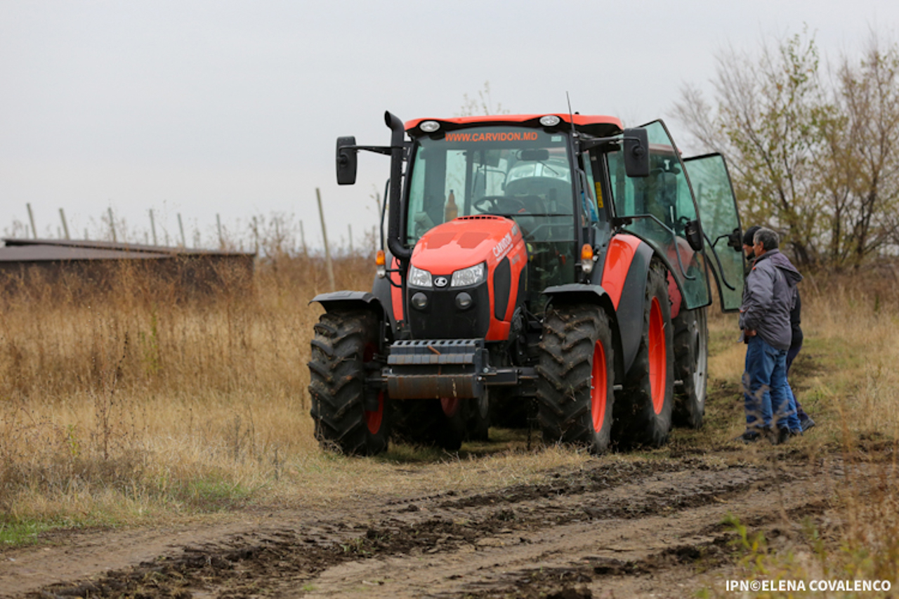 Moldovan farmers protest drought crisis in Moldova