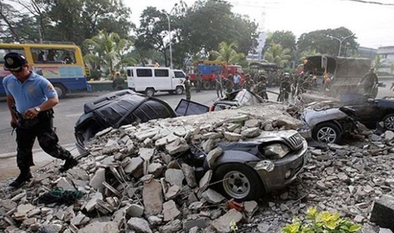 Мощное землетрясение на Филиппинах: почти 70 человек погибли