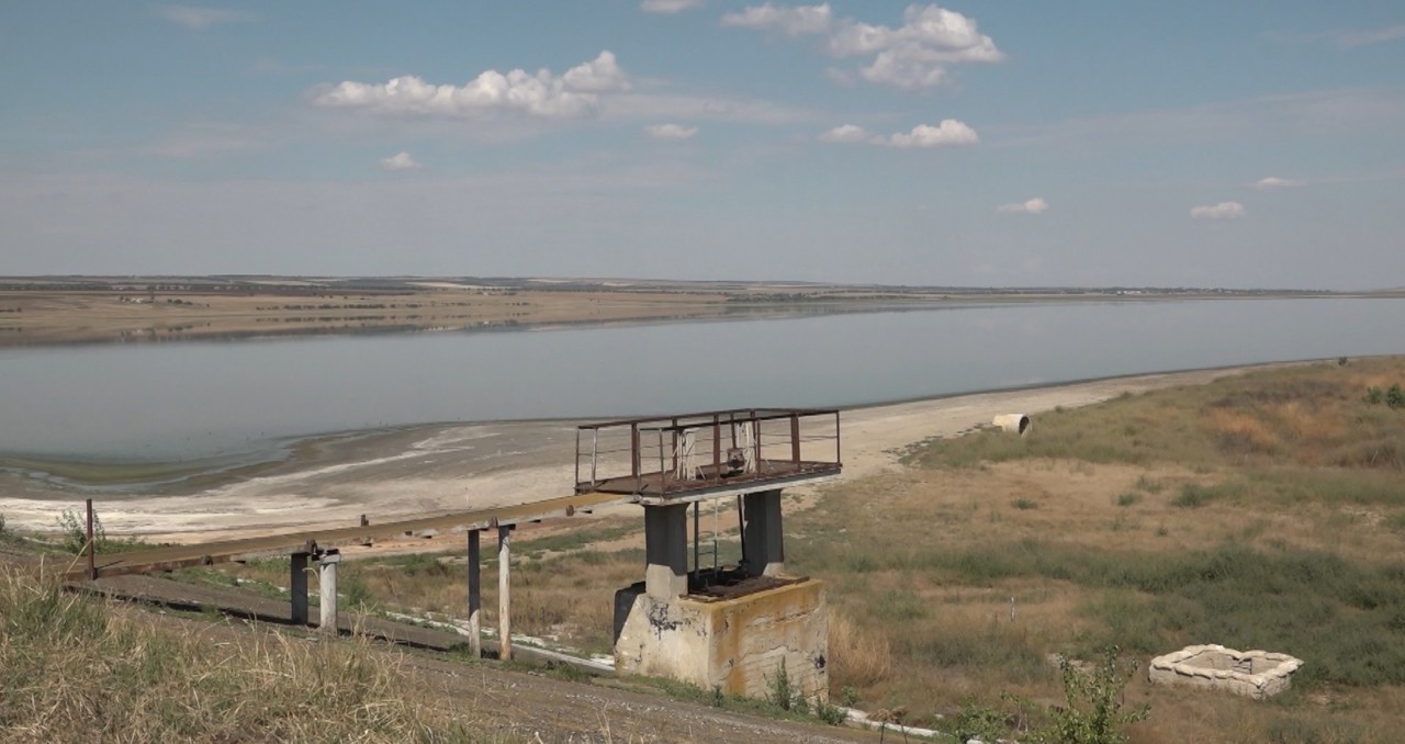 Al patrulea cel mai mare lac din țară, aproape secat, iar apa a ajuns la o salinitate similară cu cea a Mării Negre