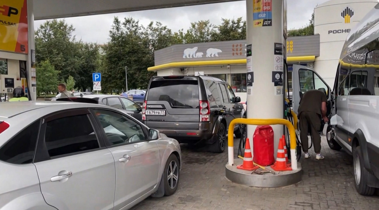 Criza carburanților se adâncește în Rusia: Benzina AI-95, disponibilă în doar 22% dintre stații