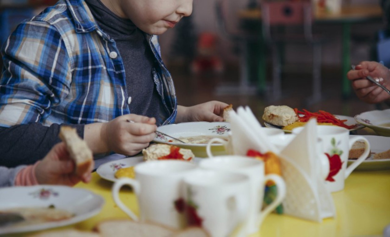 Intoxicație în masă la un sanatoriu. Zeci de persoane au fost contaminate cu salmonella