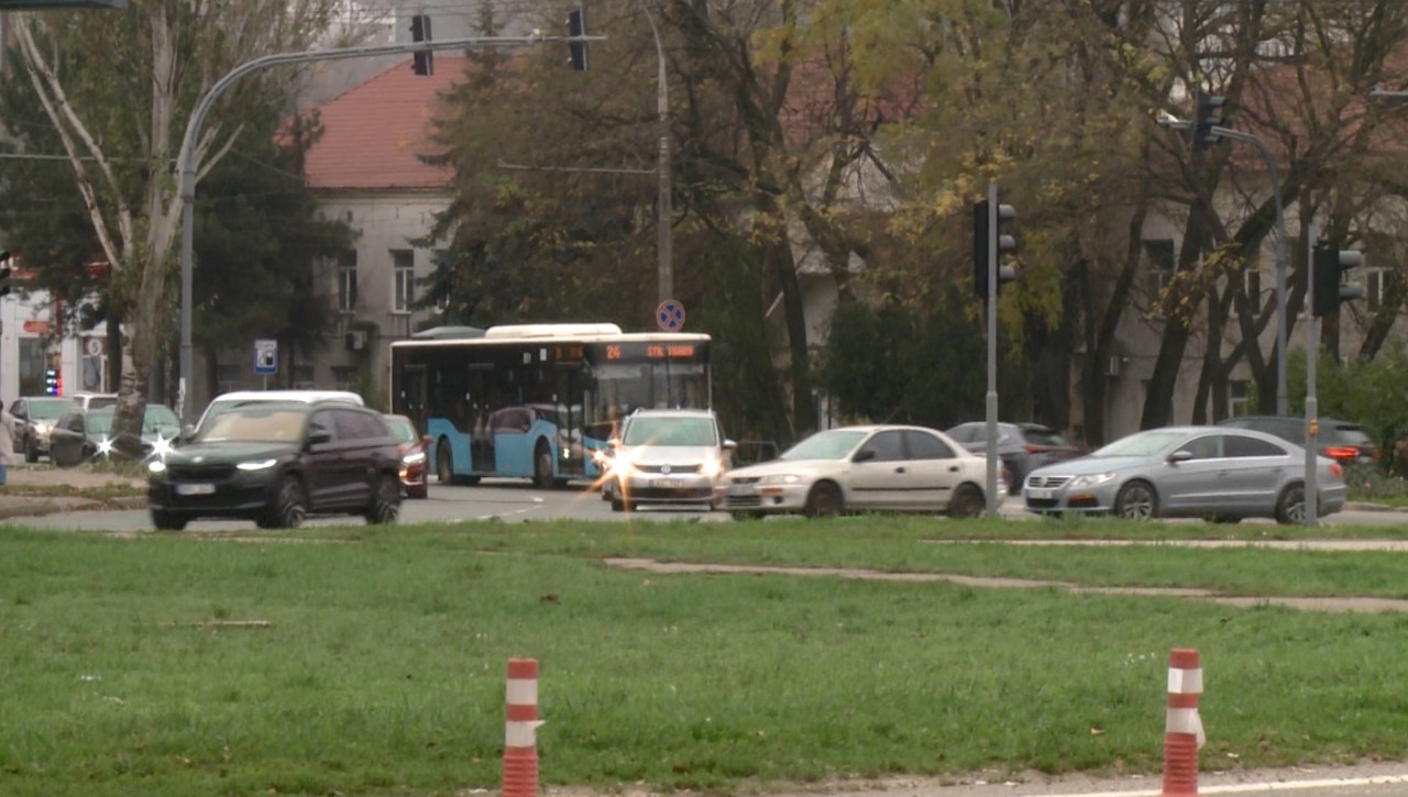 Semafoarele instalate în zona Autogării de Nord, doar de formă. Șoferii, nemulțumiți de ambuteiaje